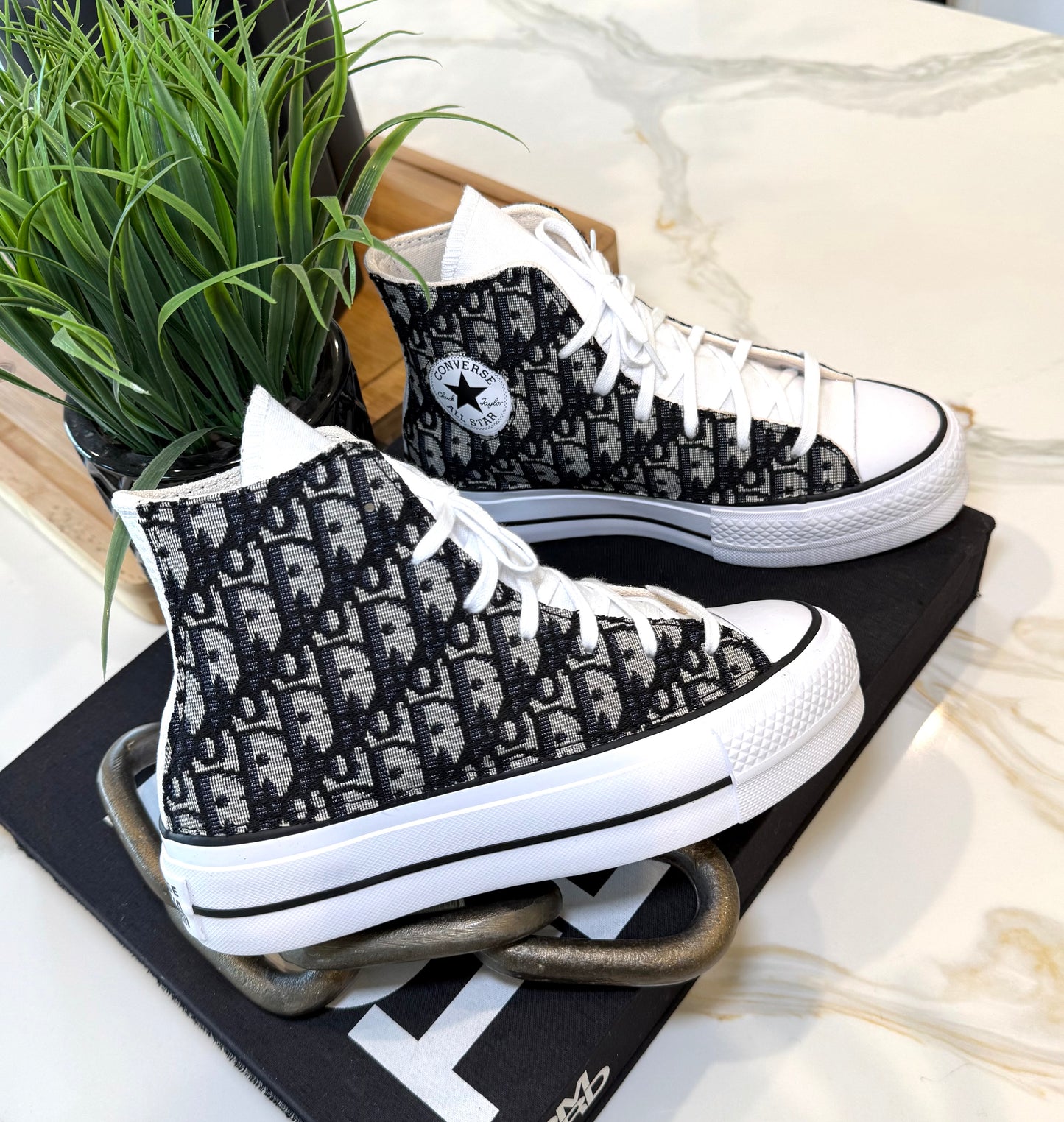 Canvas CD Platform Chuck Highs